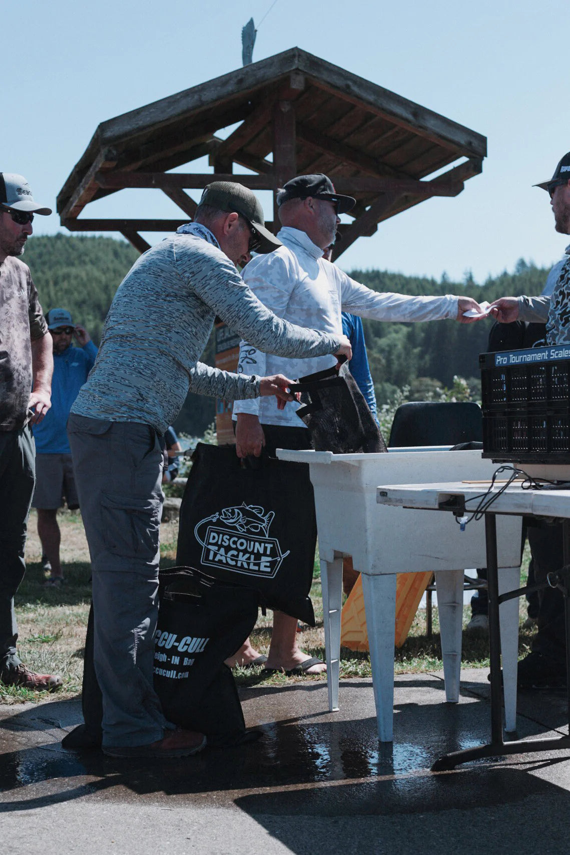 Discount Tackle x Accu-Cull Tournament Weigh-IN Bag w/ Mesh Liner